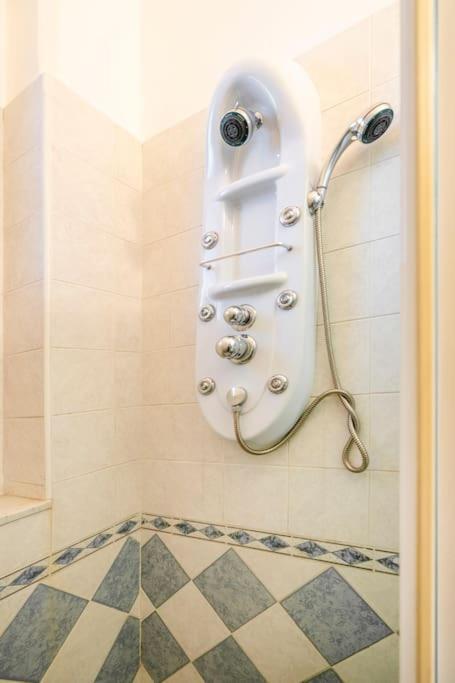 Ferienwohnung Oasi Corso Italia Bari Exterior foto